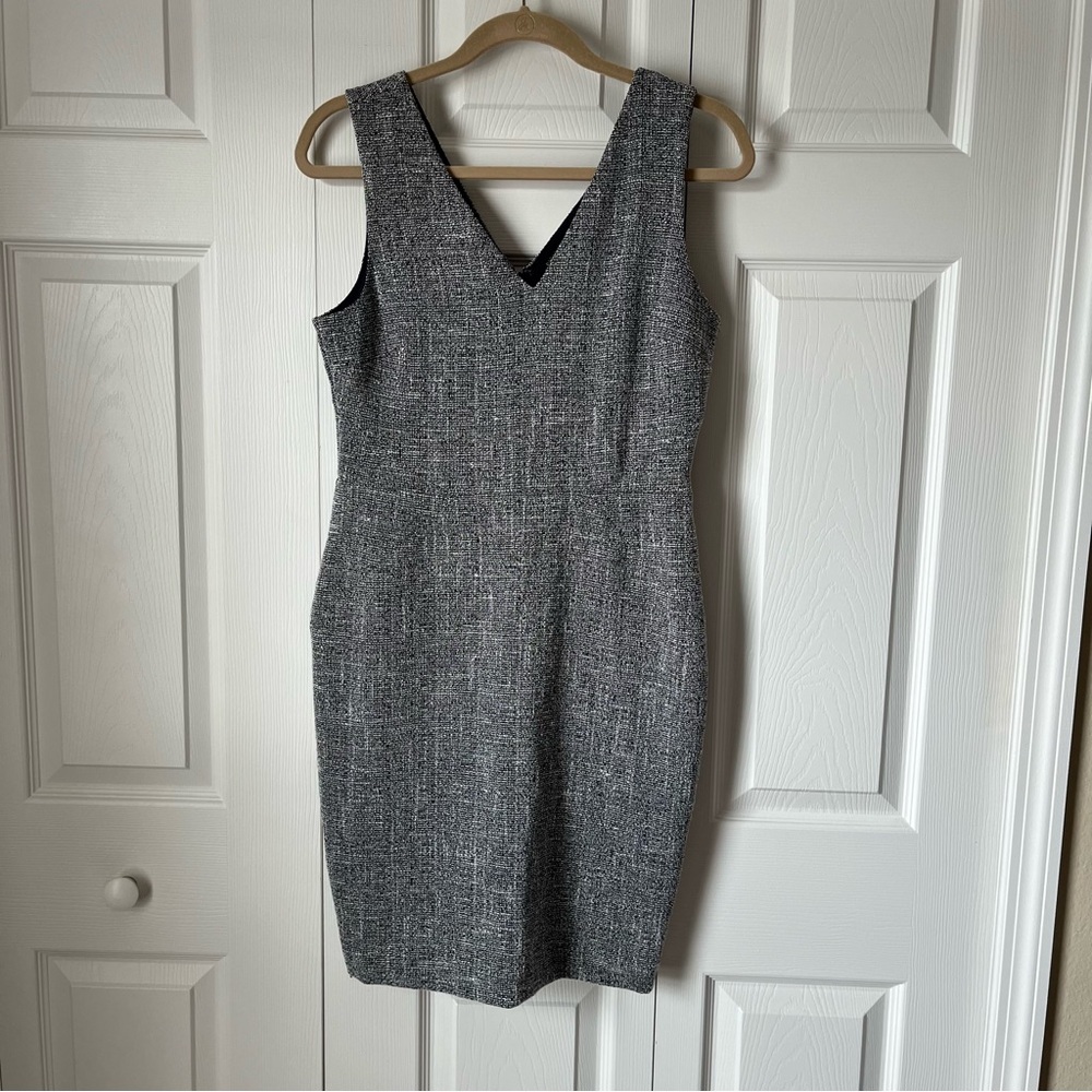 Banana Republic Size 6 Tweed V-Neck Sheath Dress Sleeveless